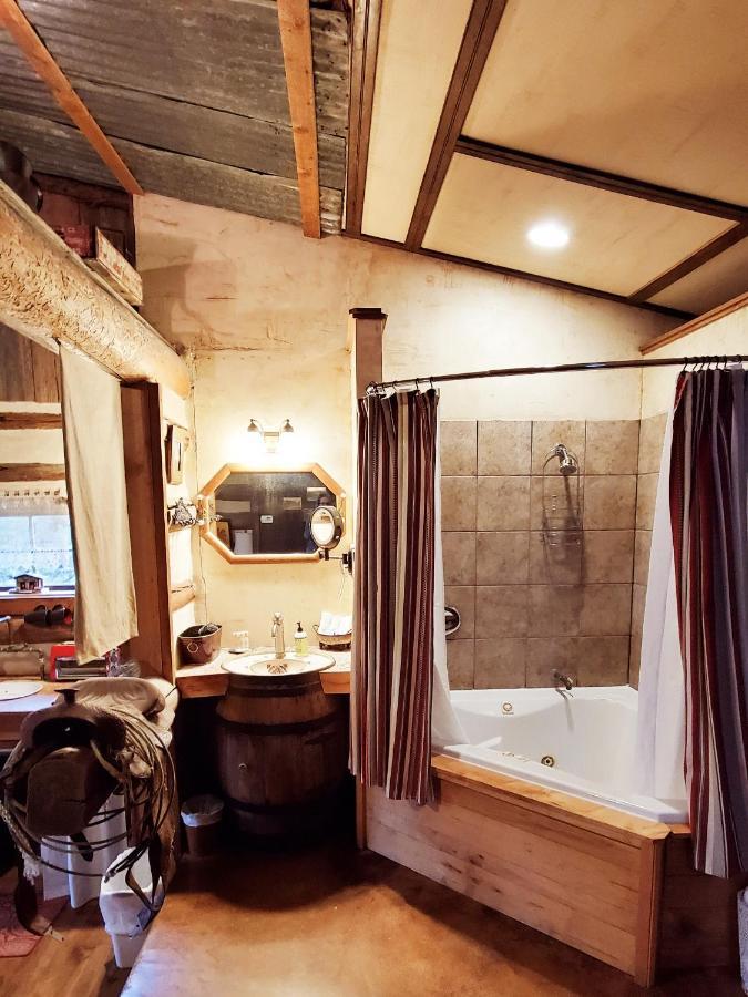 Barons Creekside * Fredericksburg